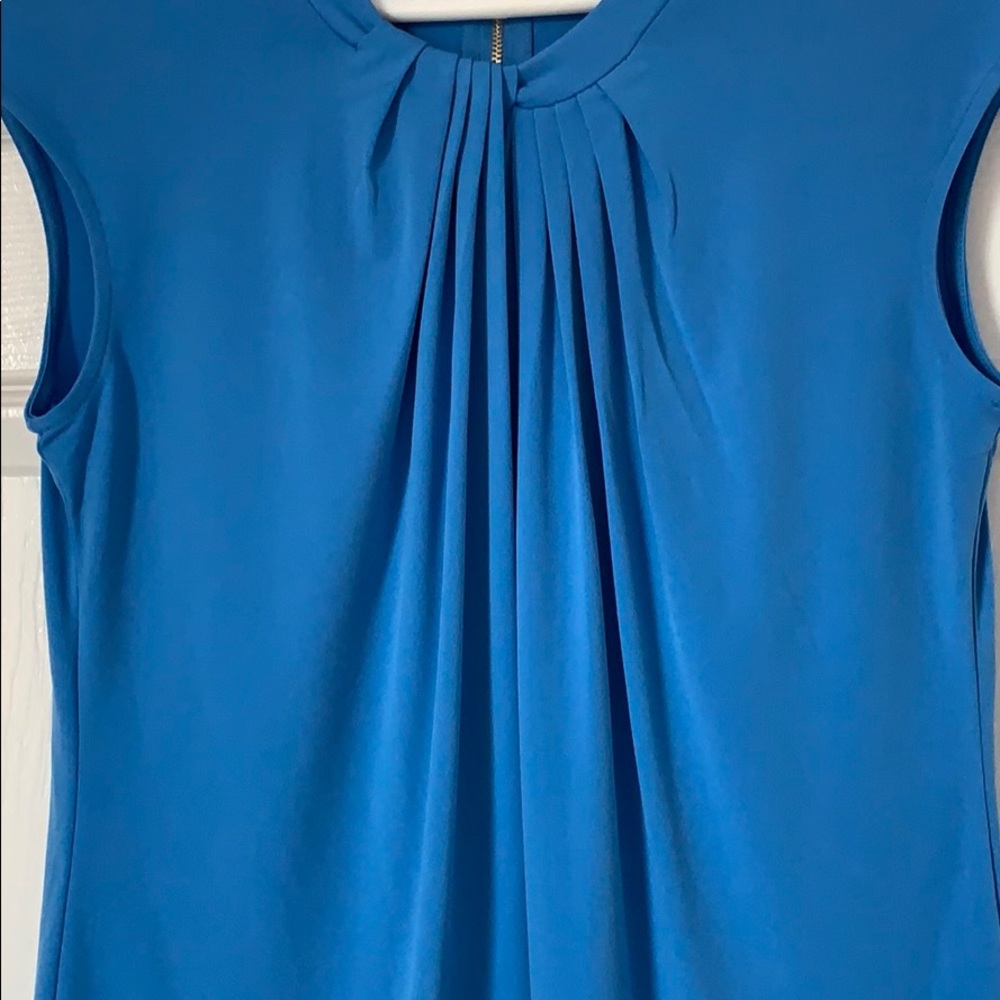 Liz Claiborne blue capped sleeve top - Picture 2 of 4